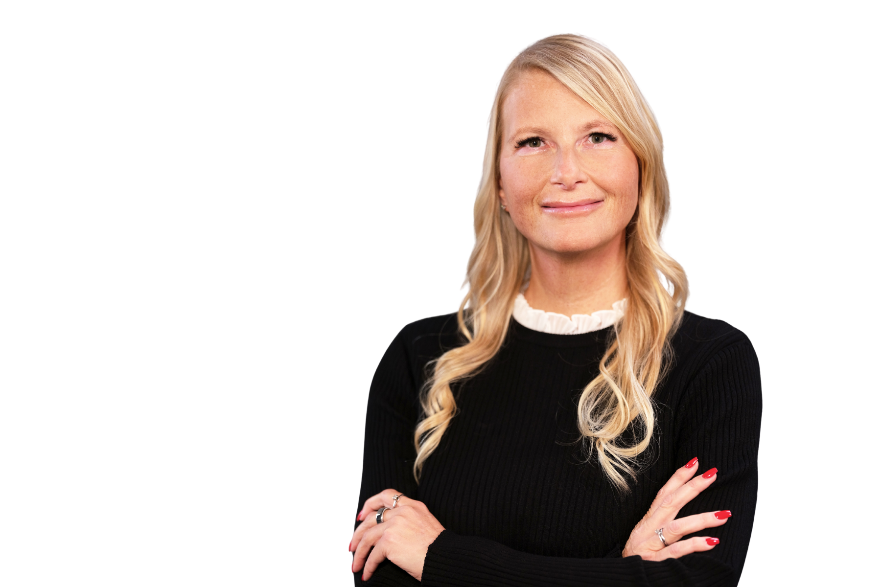 Freisteller-Porträt von Annette Corsten, Geschäftsführerin E-Commerce, Strategie & Marketing bei ZooRoyal Petcare (REWE Group). Annette Corsten steht vor neutralem Hintergrund mit verschränkten Armen und blickt selbstbewusst in die Kamera. Das Bild wird als Personenfreisteller für K5 FEMALE IN RETAIL Episode 132 verwendet.
