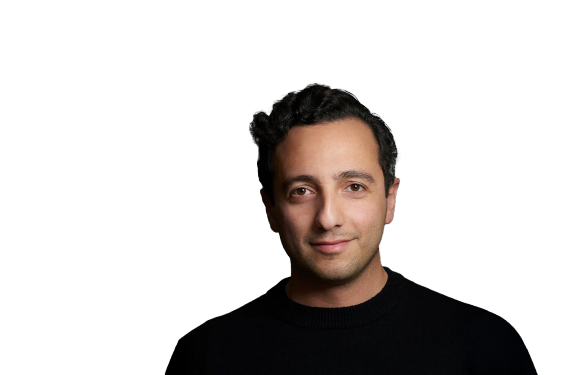 Freigestelltes Porträt von Aryan Moghaddam, Mitgründer von Heimatgut. Er trägt ein schwarzes Oberteil und blickt ruhig in die Kamera vor dunklem Hintergrund. Aryan Moghaddam ist Gast im K5 Commerce Cast Podcast.