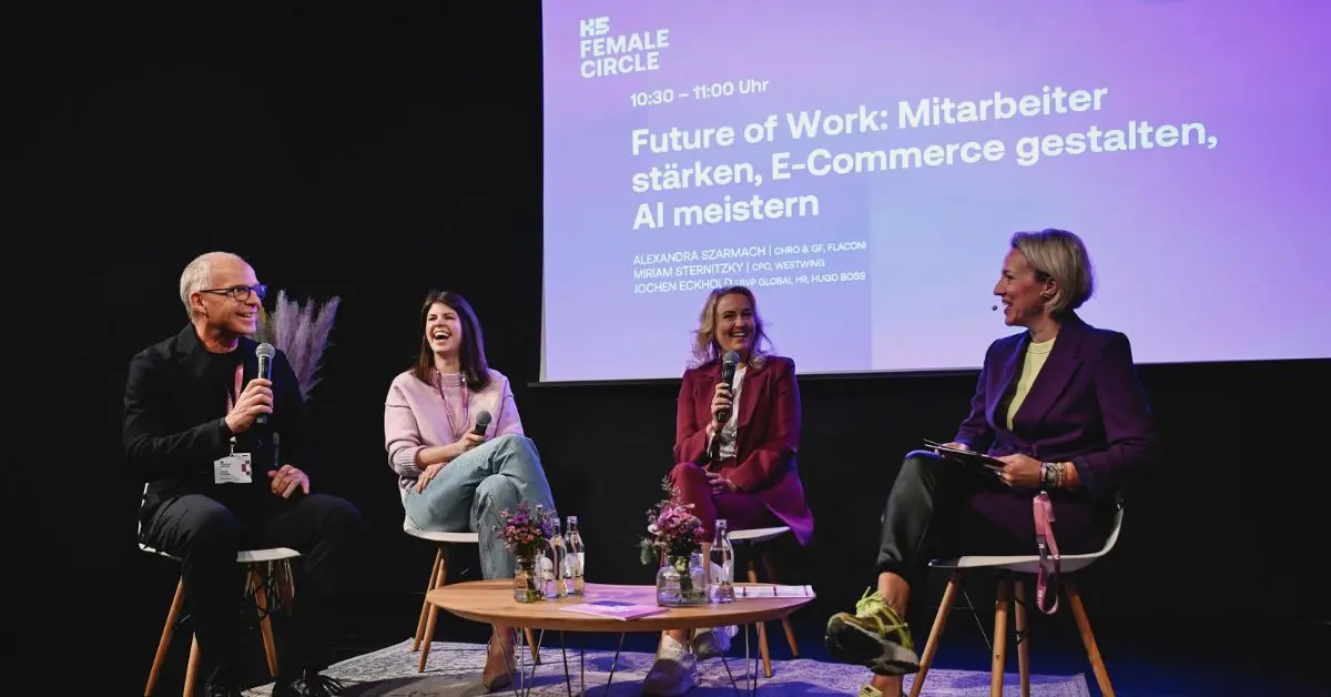 Paneldiskussion mit vier Speakerinnen beim K5 Female Circle Event auf der B&uuml;hne