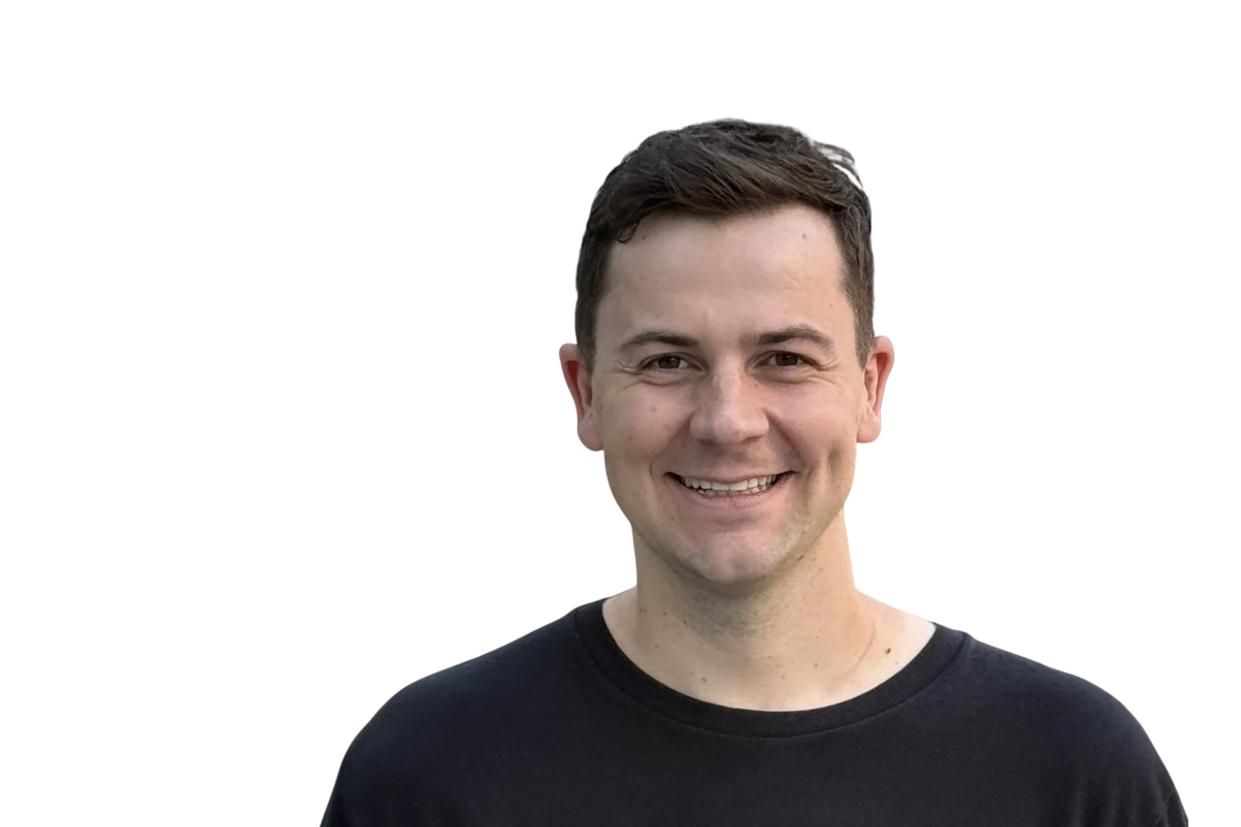 Freigestelltes Porträt von Fabian Ouwehand. Er trägt ein schwarzes T-Shirt und lächelt freundlich direkt in die Kamera. Der Hintergrund ist komplett schwarz.